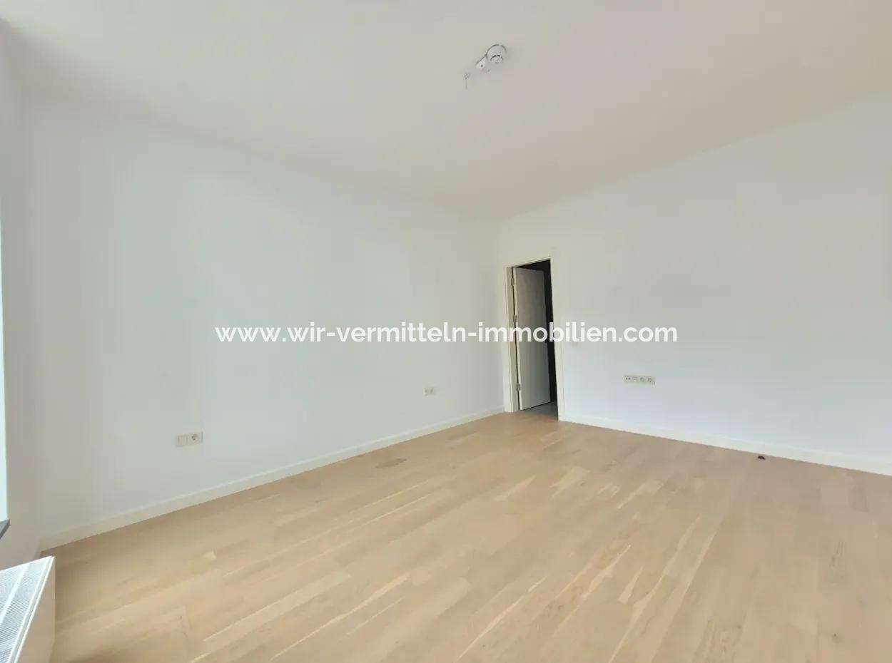 5,5+1  Maisonette-Wohnung Im 5. Stock Mit Blick Auf Die Landschaft Zum Verkauf Im İncek Loft-Komplex