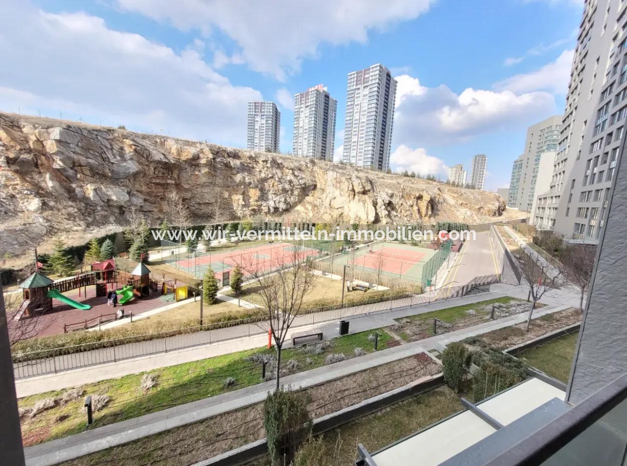 Leerstehendes İncek Loft Zum Verkauf 2+1 Maisonette-Wohnung Mit Stadtblick Im 1. Stock