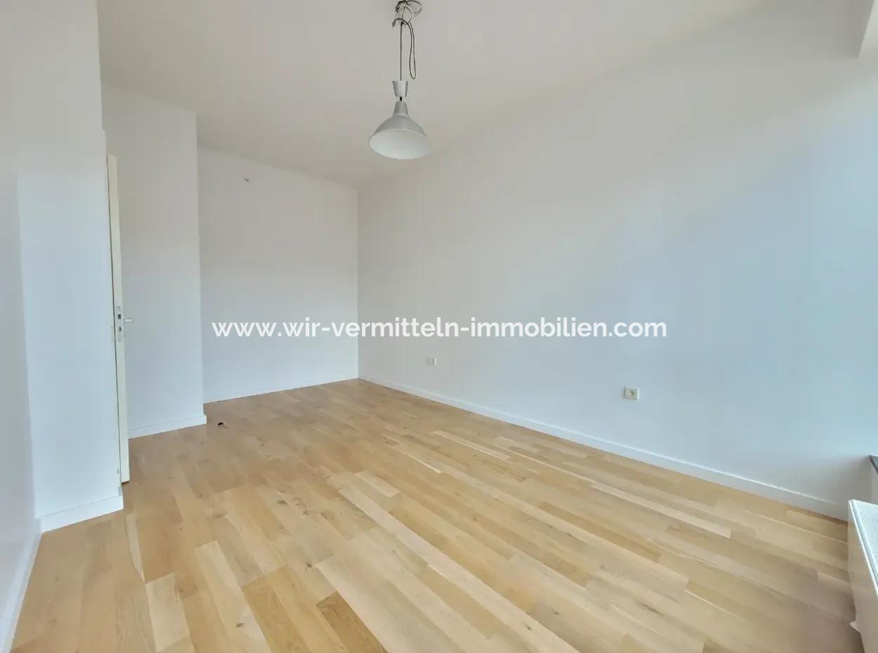 Leerstehendes İncek Loft Zum Verkauf 2+1 Maisonette-Wohnung Mit Stadtblick Im 1. Stock