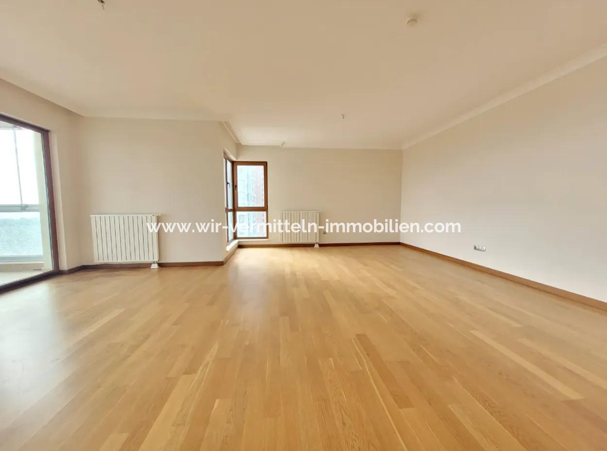 4+1 207 M² Wohnung Mit Seeblick Zum Verkauf Im Vacant İncek Nata