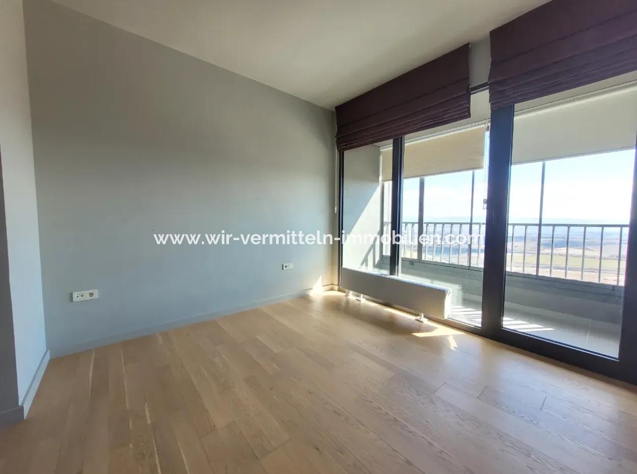 Leeres İncek Loft 1+1  Wohnung Im 11. Stock Mit Seeblick Zu Vermieten