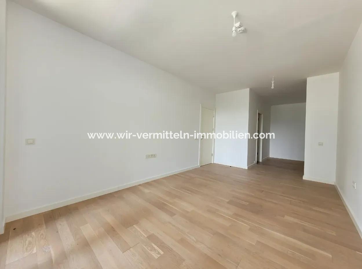 İncek Loft Zum Verkauf 3.5+1 140 M² Wohnung Mit Landschaftsfassade Im 3. Stock