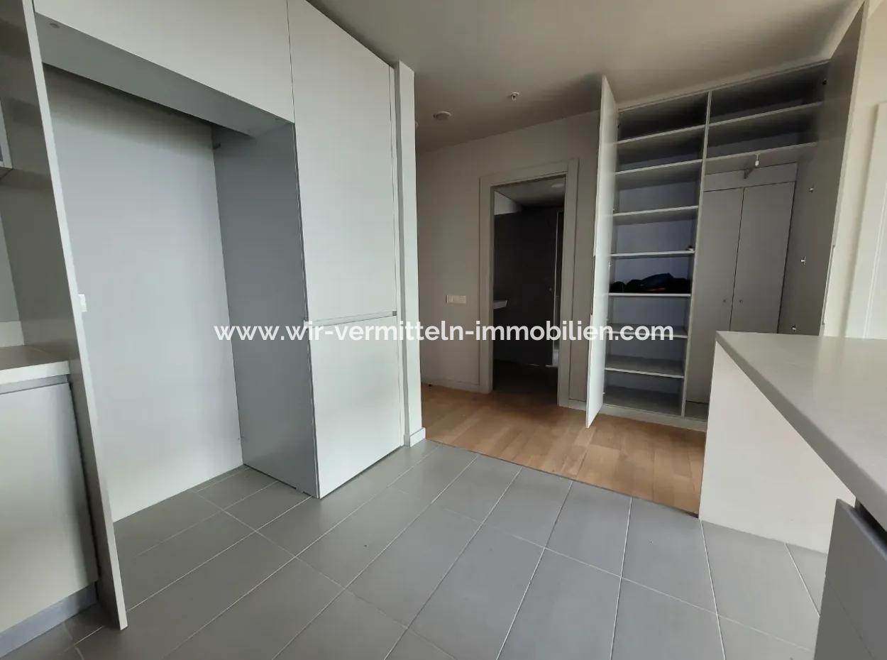 Leerstehendes İncek Loft Zum Verkauf 1+1 Wohnung Im 2. Stock Mit Seeblick