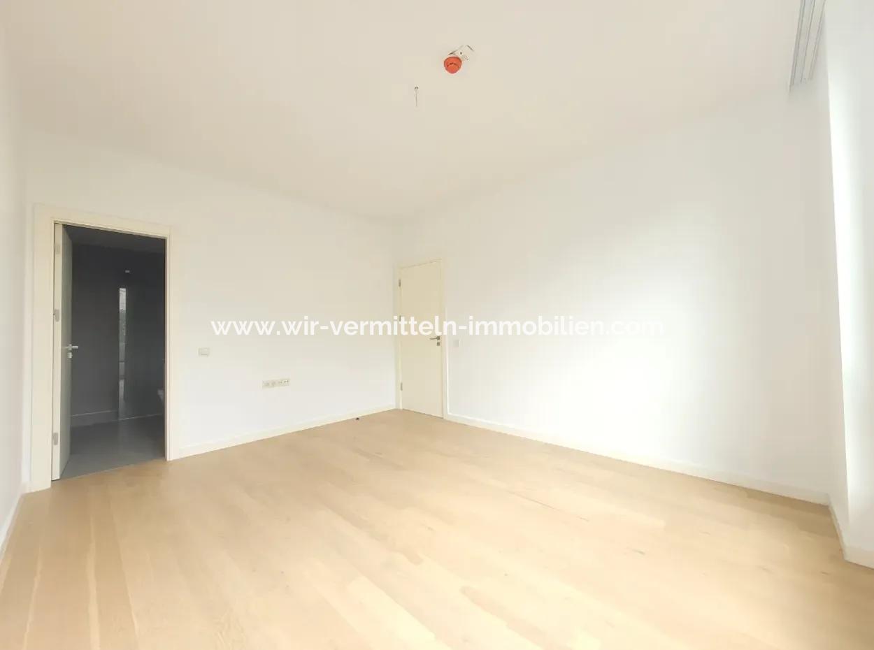 Leeres İncek Loft Zum Verkauf Terrasse 4+1 Blick Auf Mogan 146 M² Wohnung Im 1. Stock
