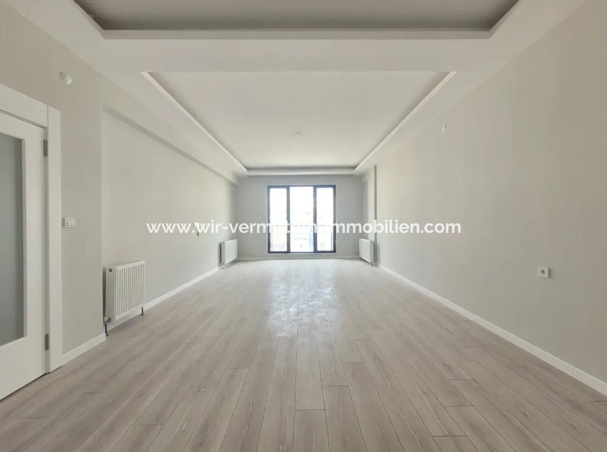 Geeignet Für Staatsbürger. Luxuriöse 200 M² Große Wohnung Im Mittleren Stockwerk Mit Parkblick Im Viertel Bahçelievler, Gölbaşı, Ankara Zu Verkaufen.