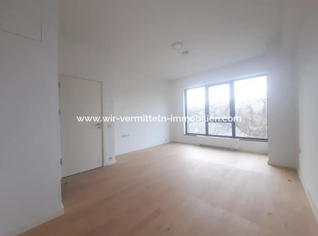 2,5+1 Mieterlose Wohnung Mit Blick Auf Die Landschaft Zum Verkauf Im İncek Loft-Komplex