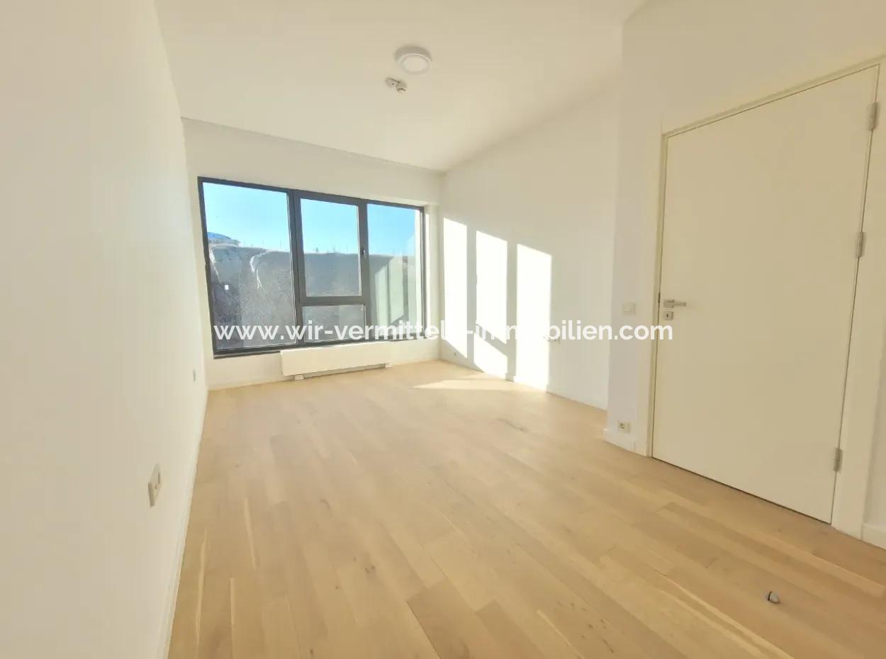 2,5+1 Mieterlose Wohnung Mit Blick Auf Die Landschaft Zum Verkauf Im İncek Loft-Komplex