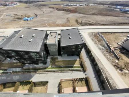 Leeres İncek Loft 1+1  Wohnung Im 11. Stock Mit Seeblick Zu Vermieten