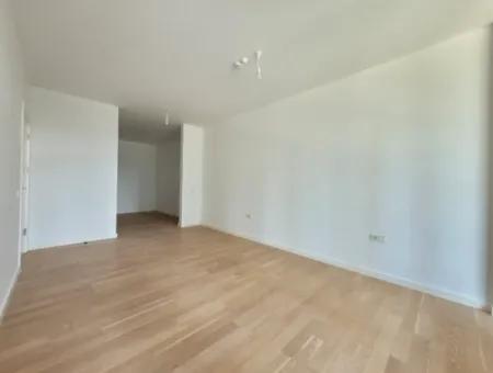 İncek Loft Zum Verkauf 3.5+1 140 M² Wohnung Mit Landschaftsfassade Im 3. Stock