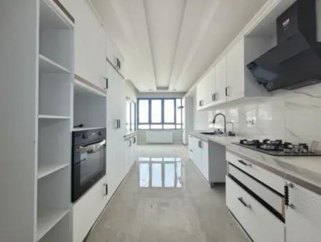 Geeignet Für Staatsbürger. Luxuriöse 200 M² Große Wohnung Im Mittleren Stockwerk Mit Parkblick Im Viertel Bahçelievler, Gölbaşı, Ankara Zu Verkaufen.