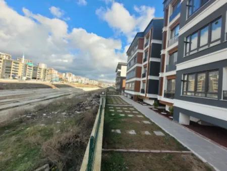 Geeignet Für Staatsbürger. Luxuriöse 200 M² Große Wohnung Im Mittleren Stockwerk Mit Parkblick Im Viertel Bahçelievler, Gölbaşı, Ankara Zu Verkaufen.