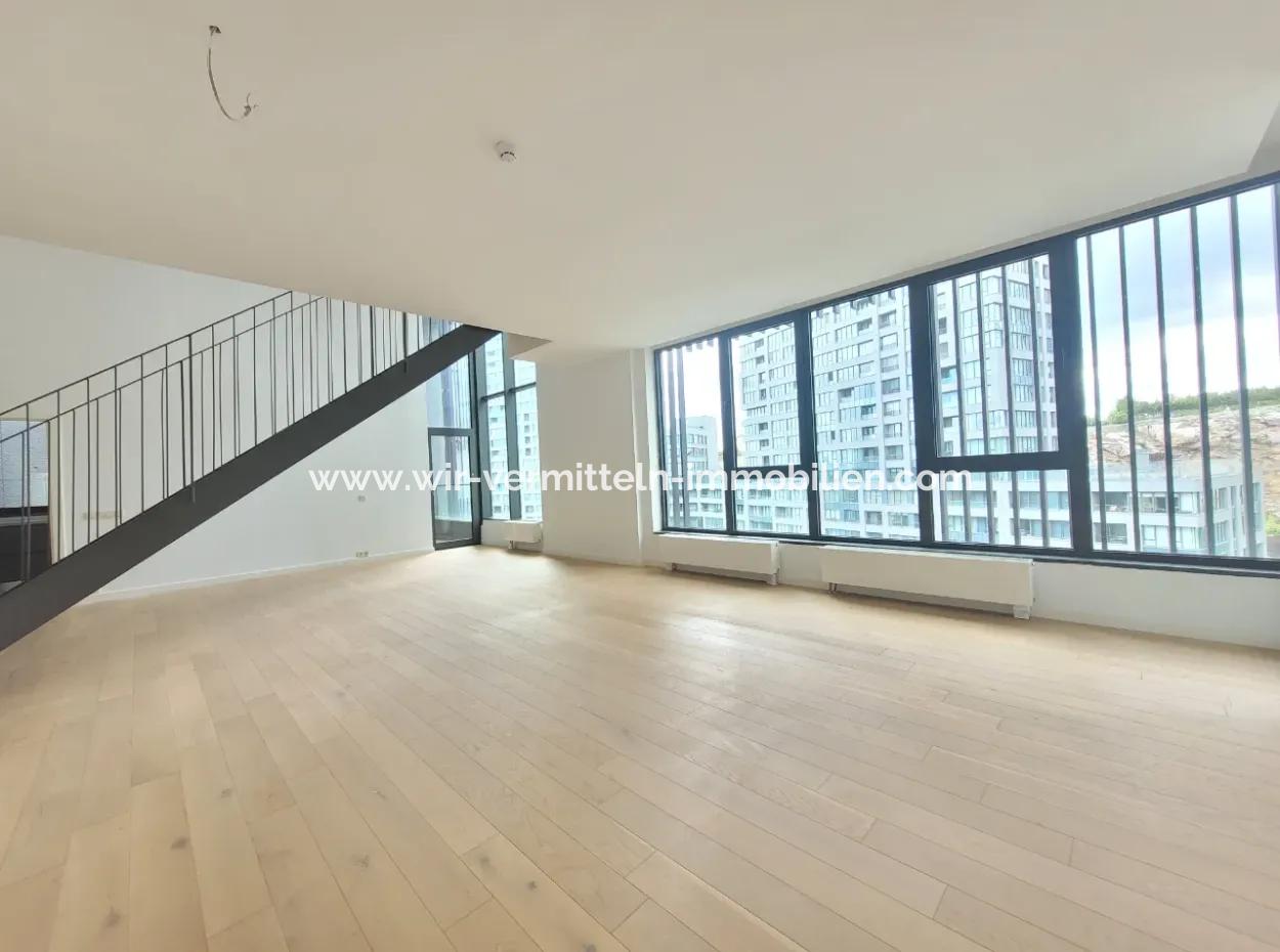 5,5+1 Duplex 5Th Floor Tenantless Apartment With Landscape View For Sale In İncek Loft Complex