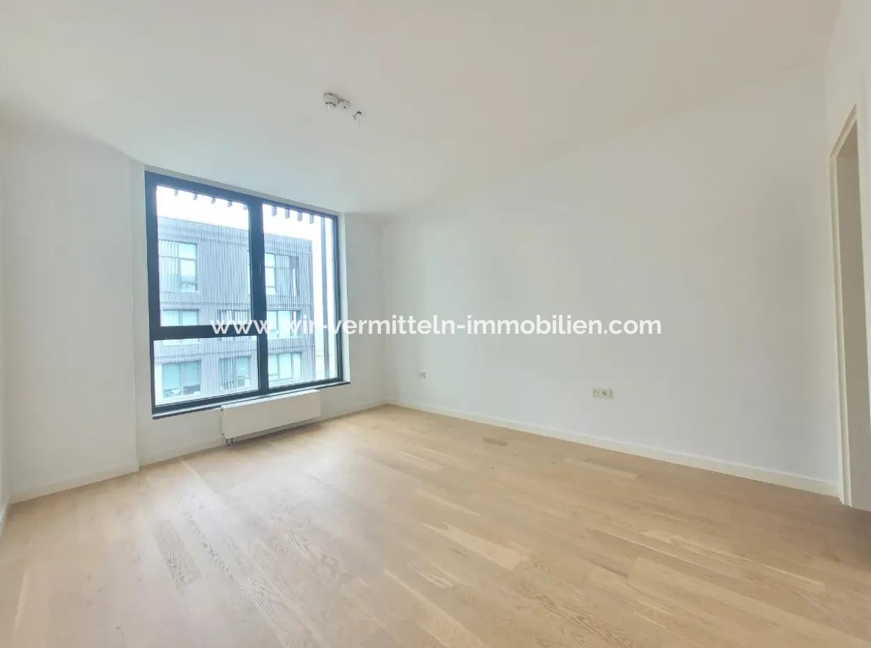 5,5+1 Duplex 5Th Floor Tenantless Apartment With Landscape View For Sale In İncek Loft Complex