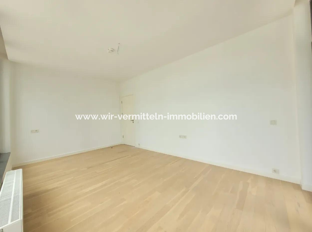 5,5+1 Duplex 5Th Floor Tenantless Apartment With Landscape View For Sale In İncek Loft Complex