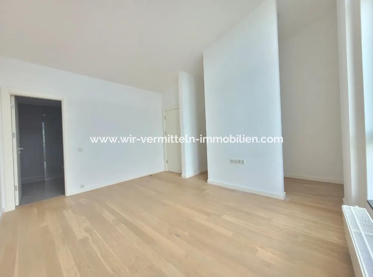 5,5+1 Duplex 5Th Floor Tenantless Apartment With Landscape View For Sale In İncek Loft Complex