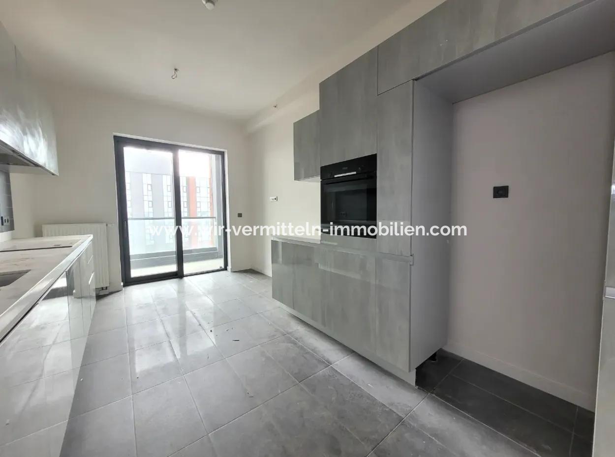 3+1 130 M² 17Nd Floor Çayyolu View Apartment For Sale In Beytepe İncek Bulvar Loft Complex