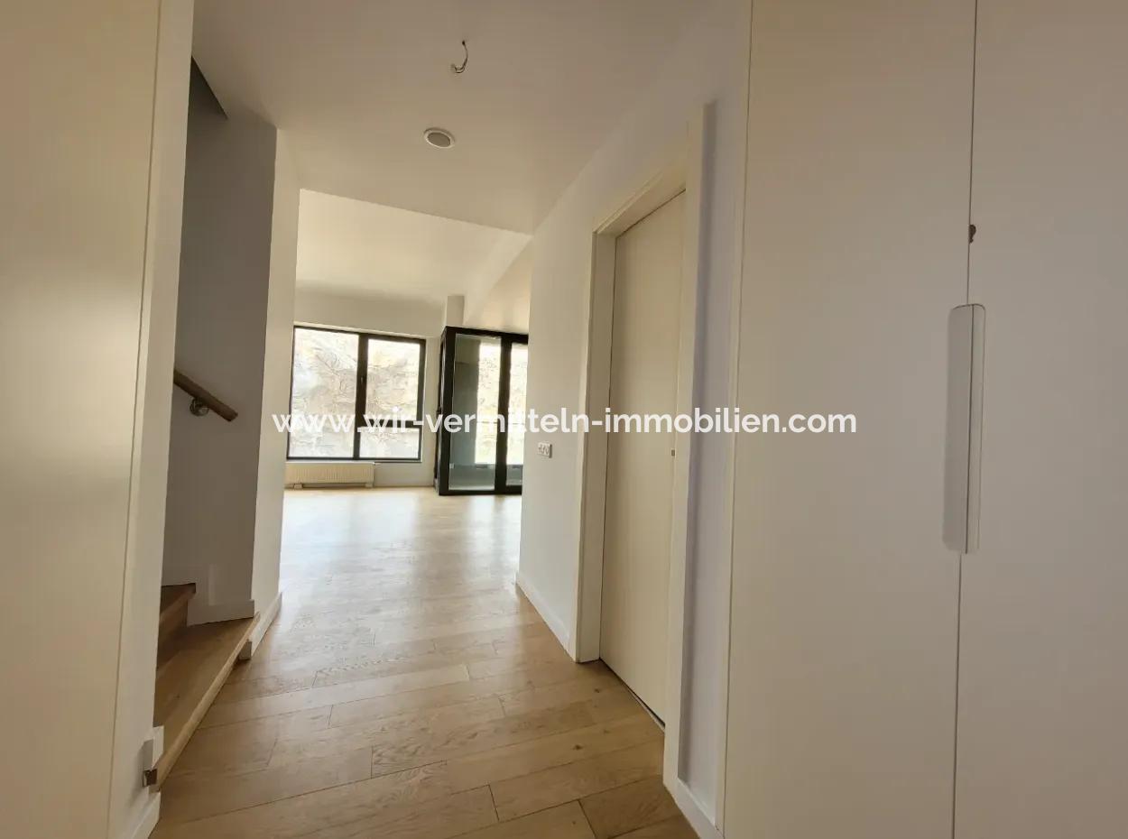 Vacant İncek Loft For Sale 2+1 Duplex City View 1St Floor Apartment