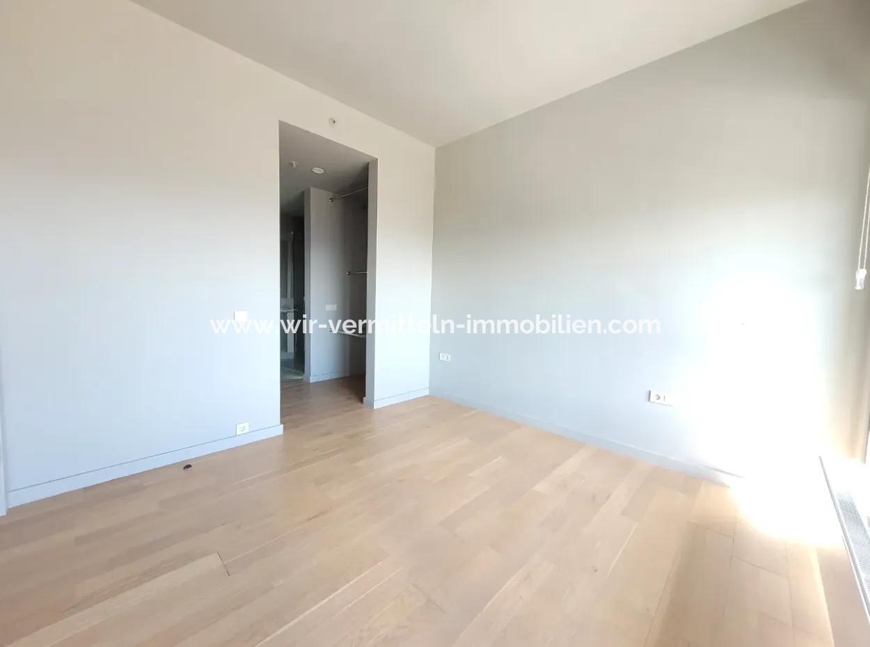 Empty İncek Loft 1+1  11Th Floor Apartment With Lake View For Rent
