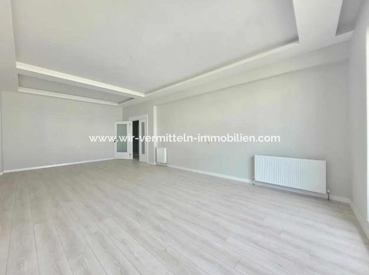 Suitable For Citizenship Luxury 200 M² Apartment For Sale On An Intermediate Floor With Park View In Bahçelievler Neighborhood, Gölbaşı, Ankara,