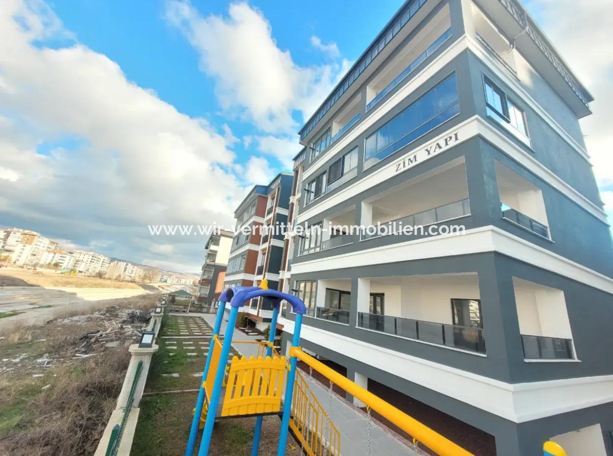 Suitable For Citizenship Luxury 200 M² Apartment For Sale On An Intermediate Floor With Park View In Bahçelievler Neighborhood, Gölbaşı, Ankara,