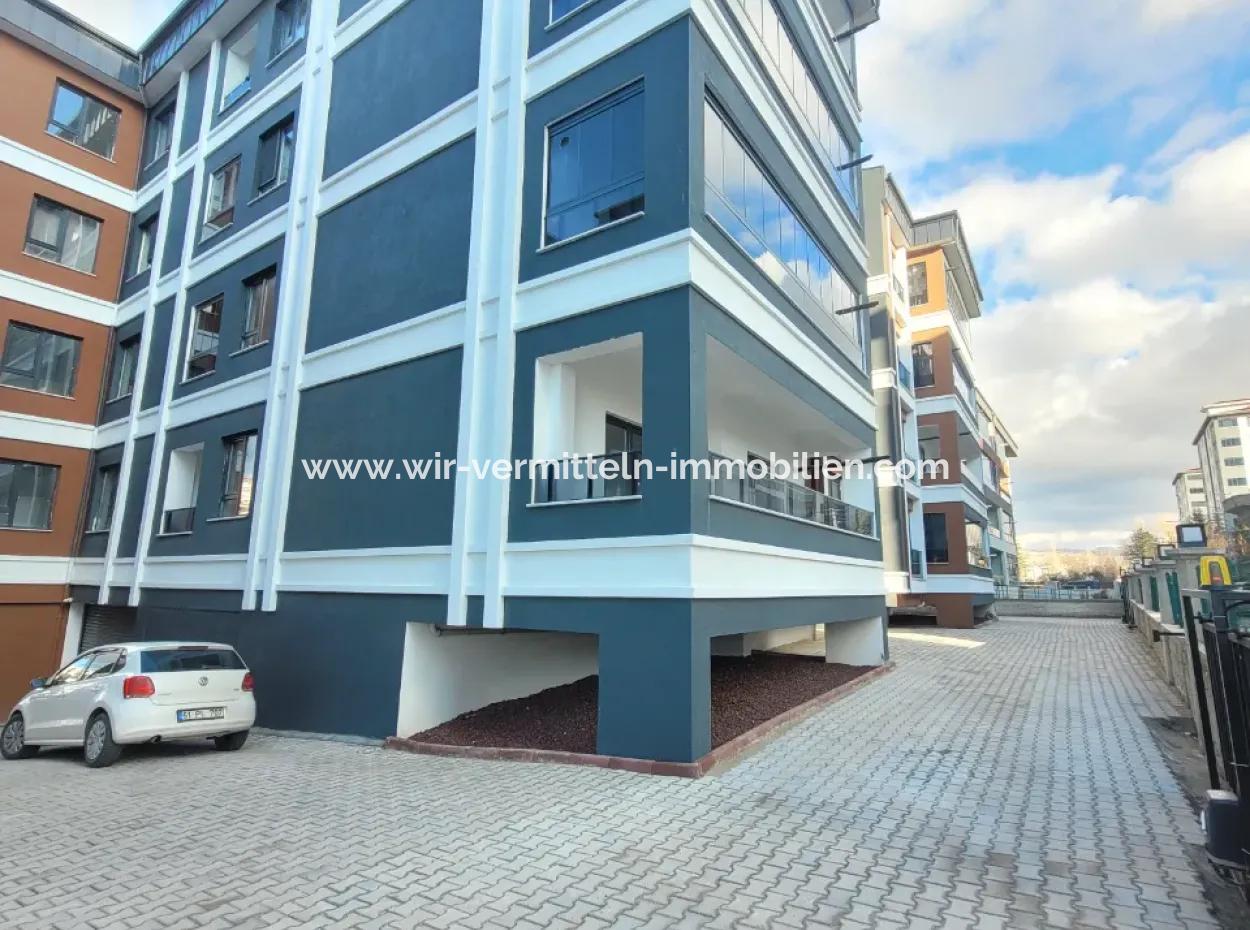 Suitable For Citizenship Luxury 200 M² Apartment For Sale On An Intermediate Floor With Park View In Bahçelievler Neighborhood, Gölbaşı, Ankara,