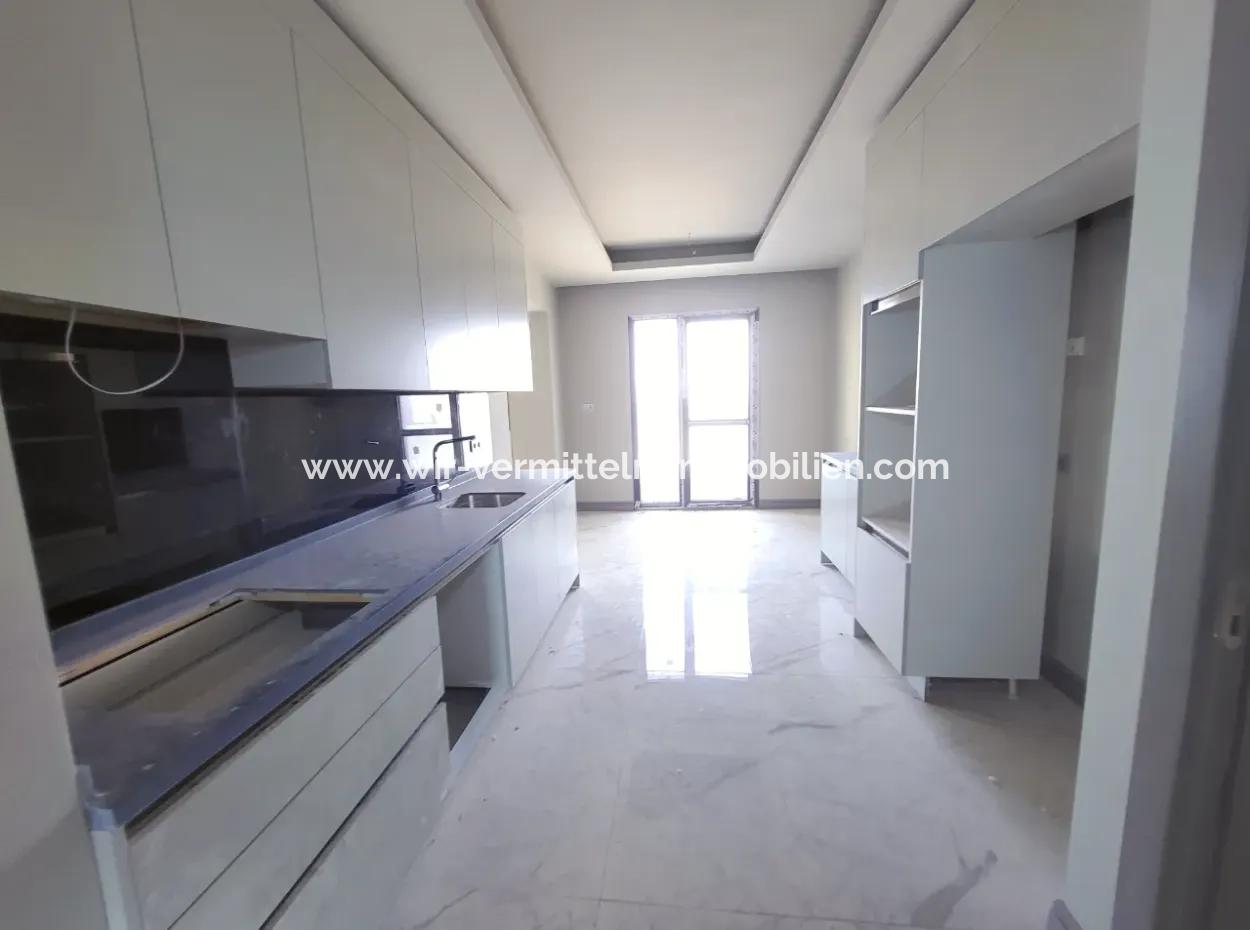 Zero City İncek For Sale 3+1 Landscape View 124 M2 3Rd Floor Flat Hacılar Neighborhood Gölbaşı Ankara