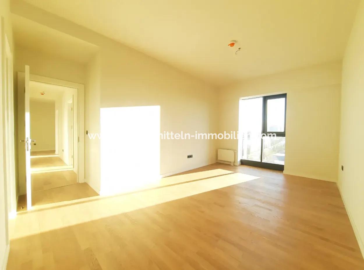 3+1 130 M² 17Rd Floor South Facing Apartment For Sale In Beytepe İncek Bulvar Loft Complex