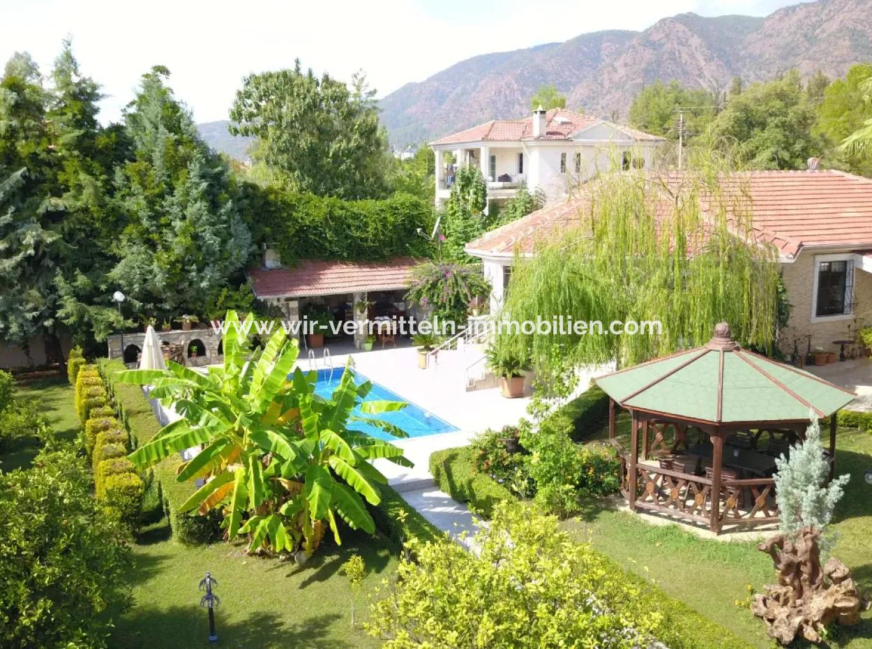 Luxury Villa With Pool In 1458 M² Land For Sale In Köyceğiz