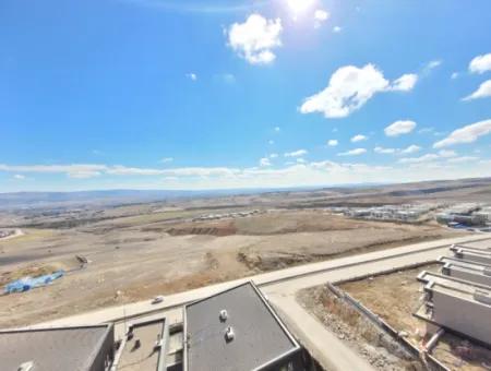 Empty İncek Loft 1+1  11Th Floor Apartment With Lake View For Rent