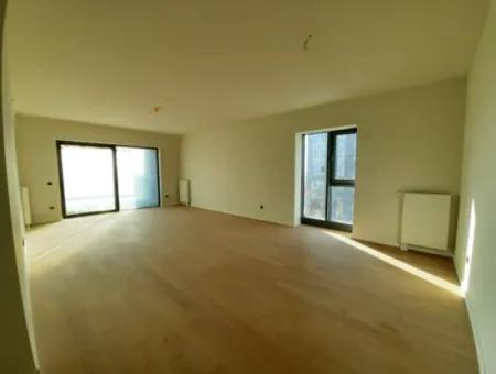 4+1 17 Th Floor Tenantless Apartment For Sale In Beytepe İncek Bulvar Loft Complex
