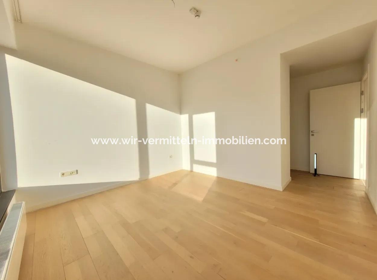 İncek Loft Satılık Teraslı  3+1 Şehir Manzaralı 3.Kat Daire