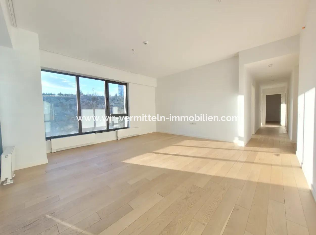 İncek Loft Satılık Teraslı  3+1 Şehir Manzaralı 3.Kat Daire