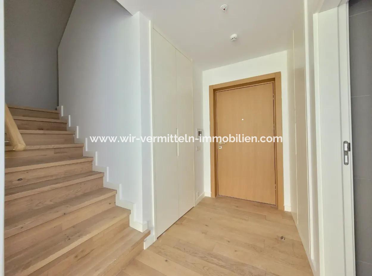 Kiracısız İncek Loft Satılık  2+1 Bahçe Dubleks Şehir Manzaralı Daire