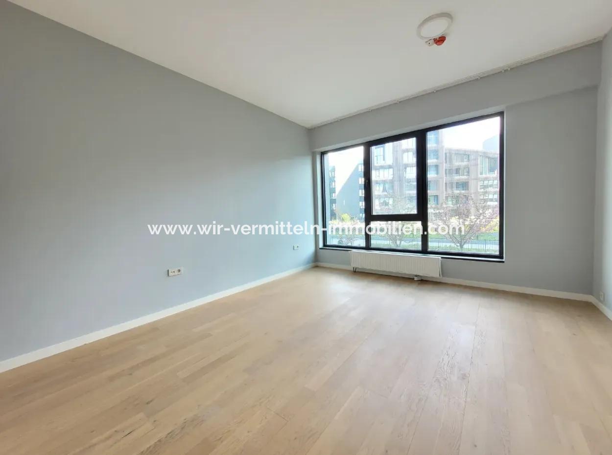 İncek Loft Satılık 3+1 Bahçe Dubleksi Peysaj Manzaralı Daire