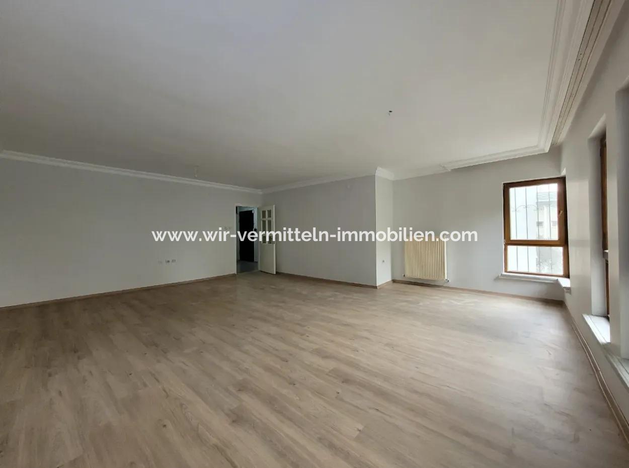 Ümitköy Merkezde Satılık Yüksek Giriş 150 M² 4+1 Daire