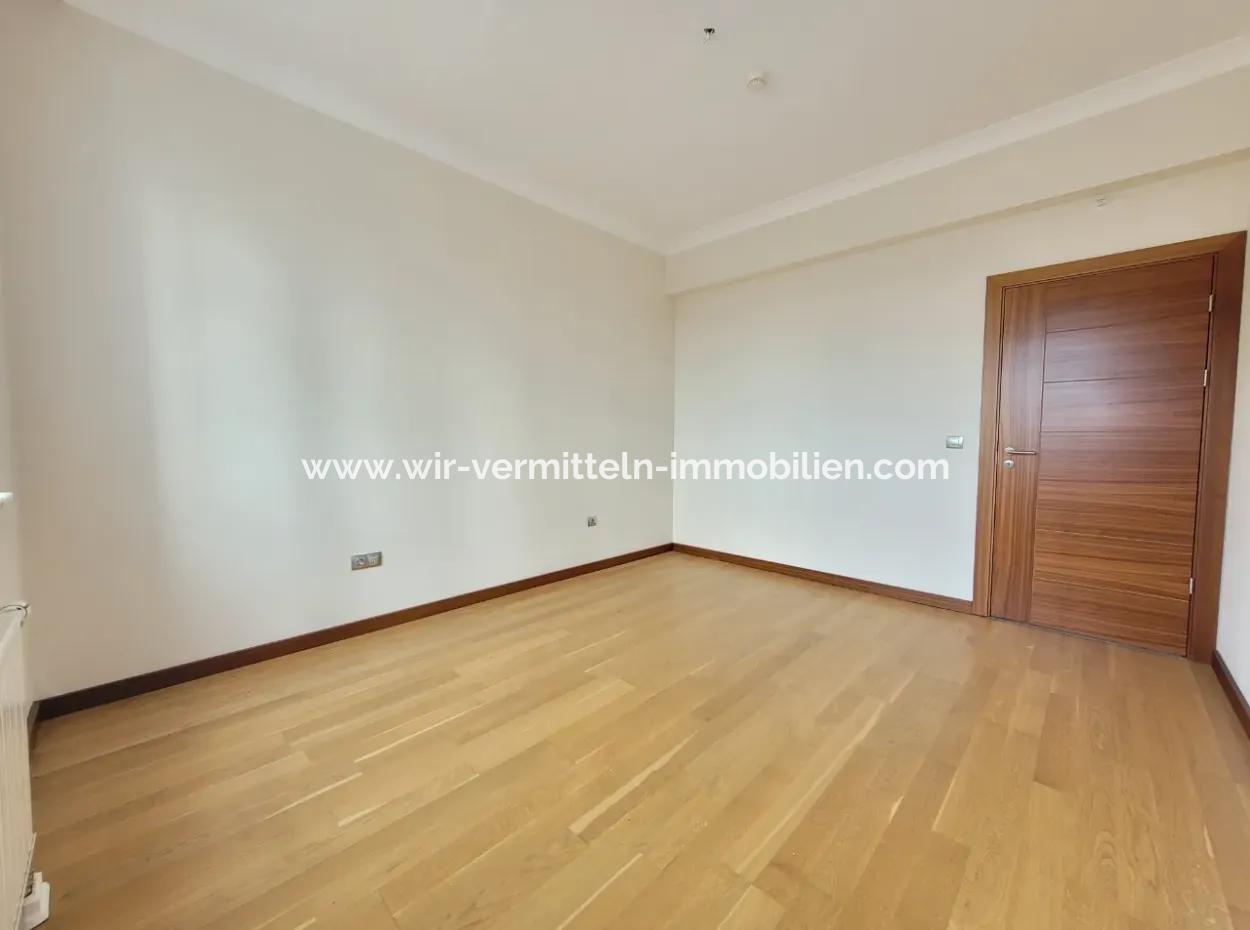 Boş İncek Nata'da Satılık 4+1 207 M²  Göl Manzaralı Daire