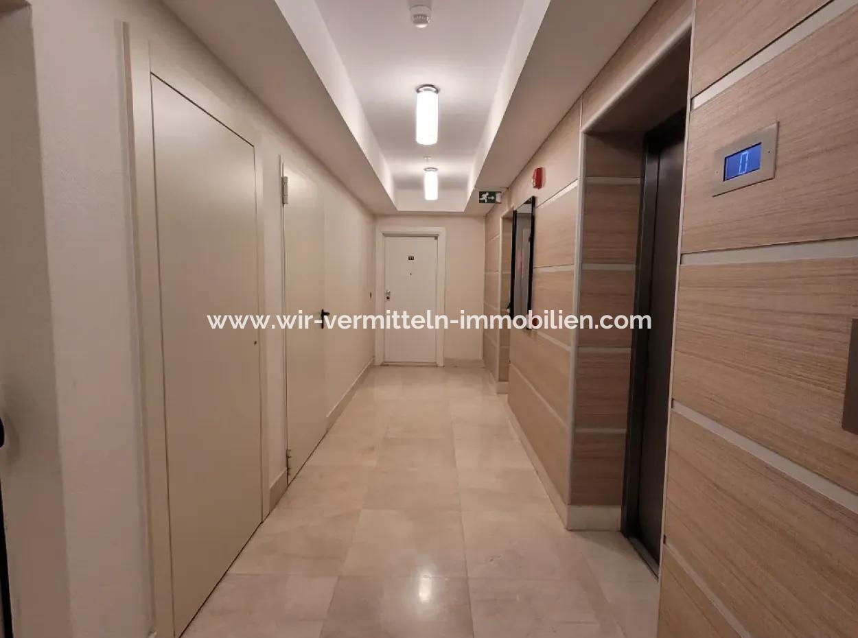 Boş İncek Nata'da Satılık 4+1 207 M²  Göl Manzaralı Daire