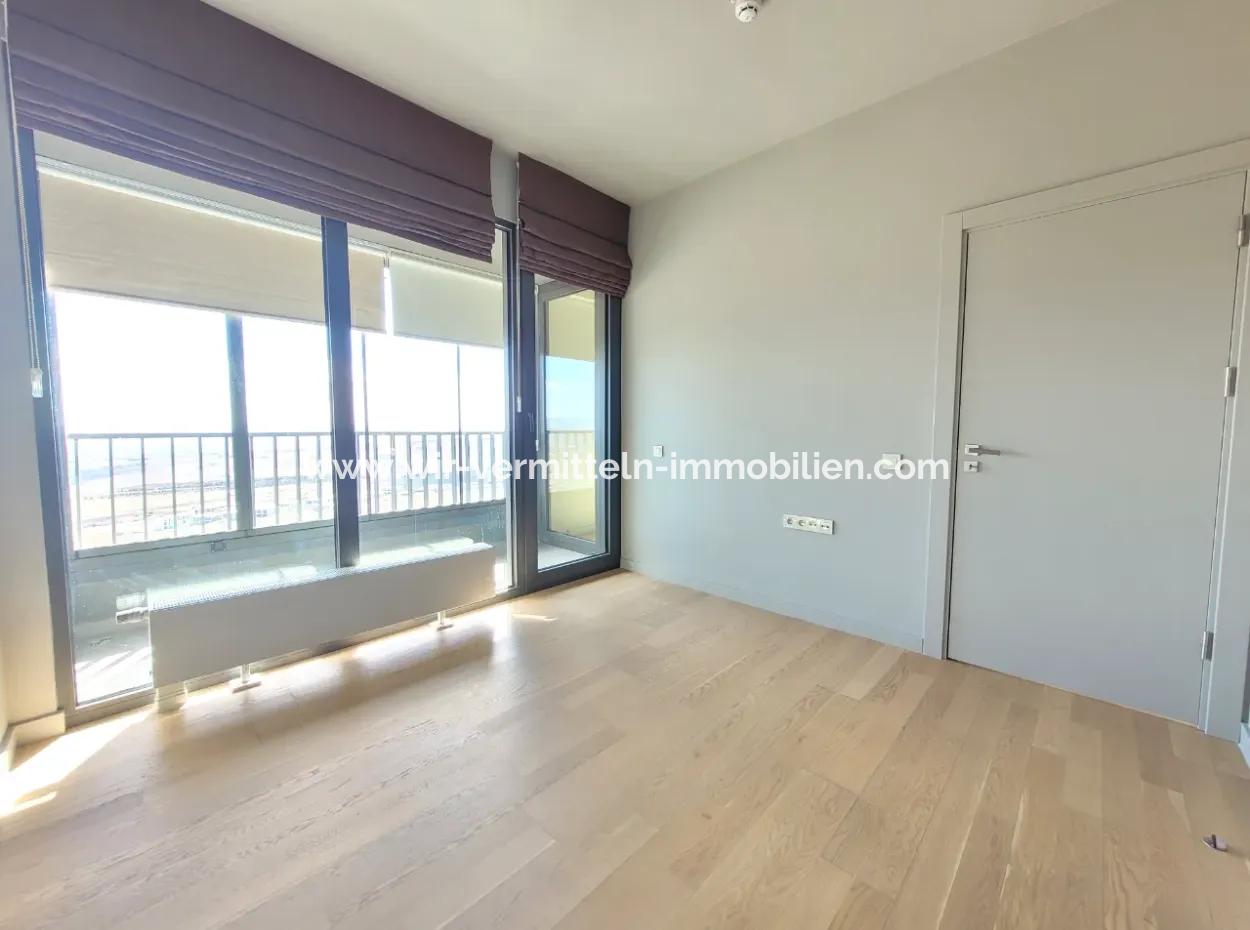 Boş İncek Loft Kiralık  1+1 Göl Manzaralı 3.Kat Daire