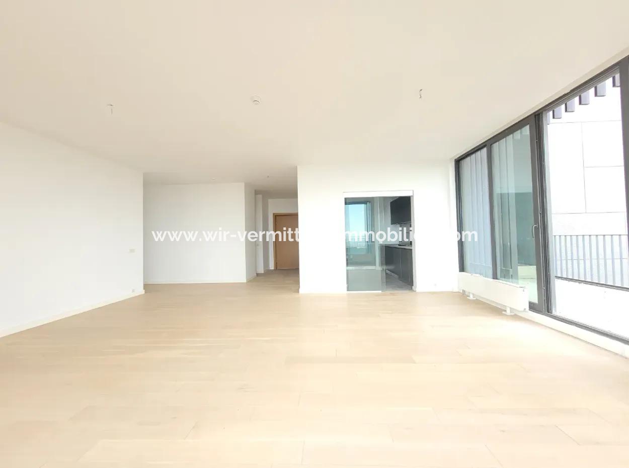 Boş İncek Loft Satılık  Teraslı 4+1  Mogan Manzaralı 146 M² 1.Kat Daire
