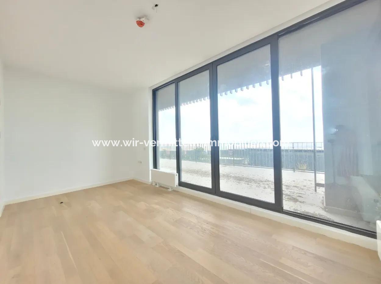 Boş İncek Loft Satılık  Teraslı 4+1  Mogan Manzaralı 146 M² 1.Kat Daire