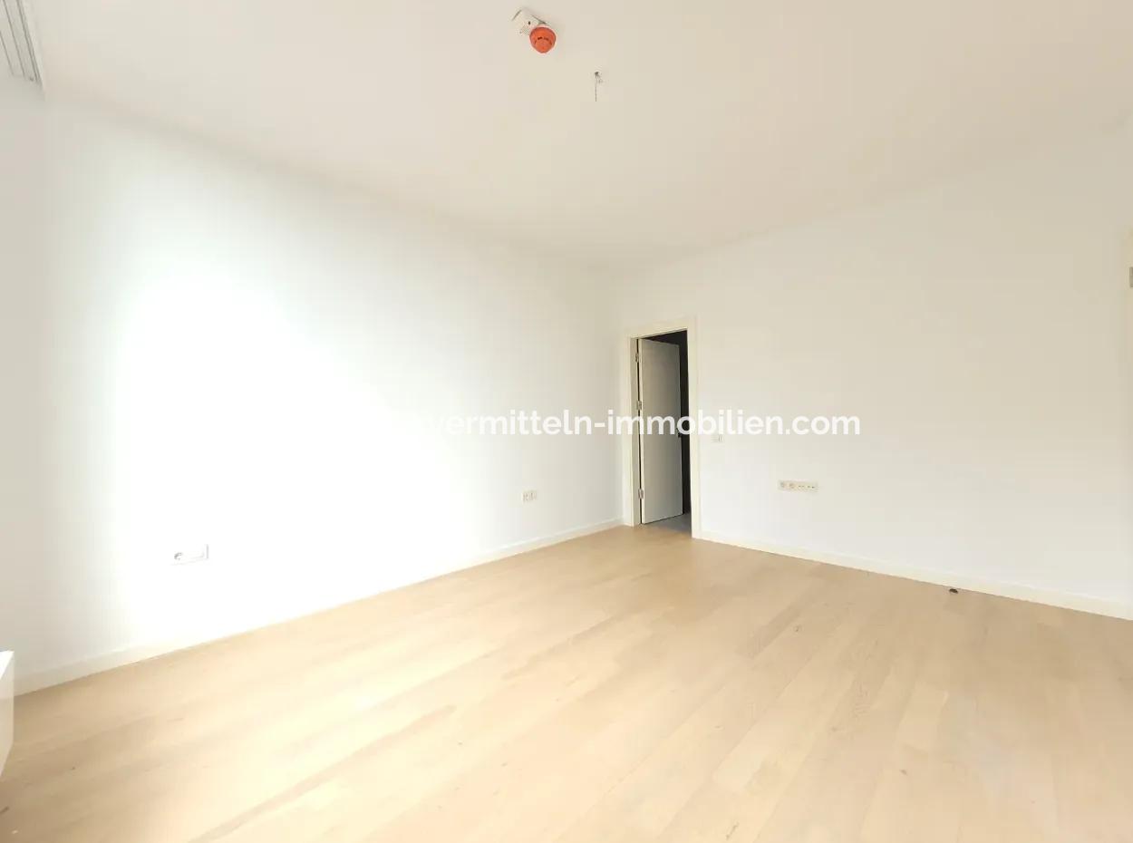 Boş İncek Loft Satılık  Teraslı 4+1  Mogan Manzaralı 146 M² 1.Kat Daire