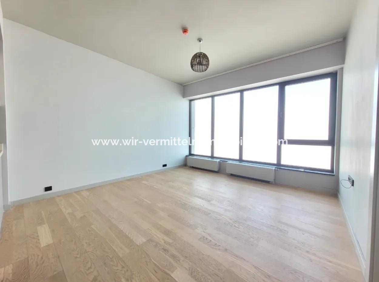 İncek Loft Satılık 1+1 Şehir Manzaralı 8.Kat Daire