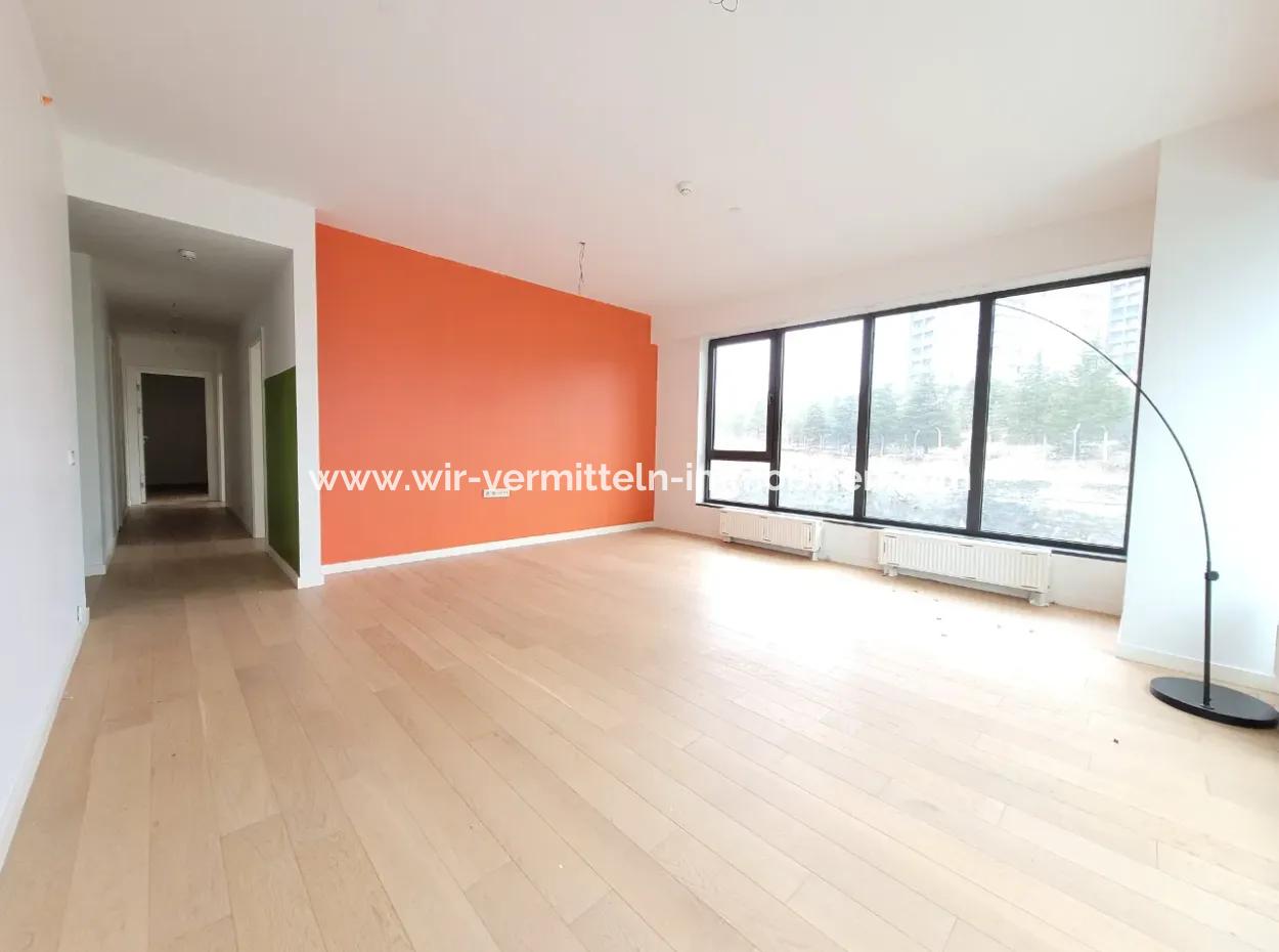 İncek Loft Satılık Teraslı  3+1 Şehir Manzaralı 3.Kat Daire