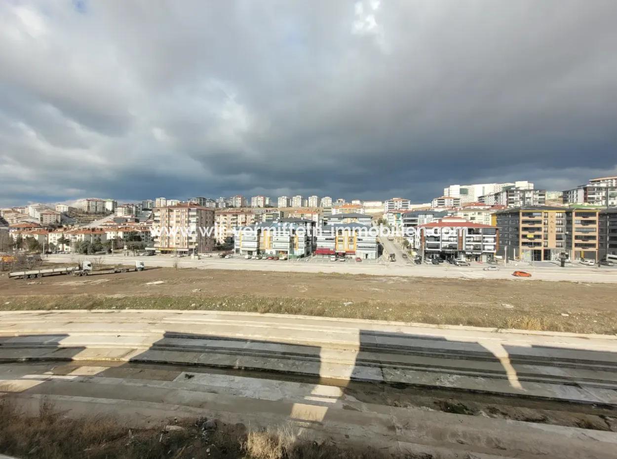 Vatandaşlığa Uygun Ankara Gölbaşı Bahçelievler Mah. 200 M ² Park Manzaralı Arakat Lüks Satılık Daire