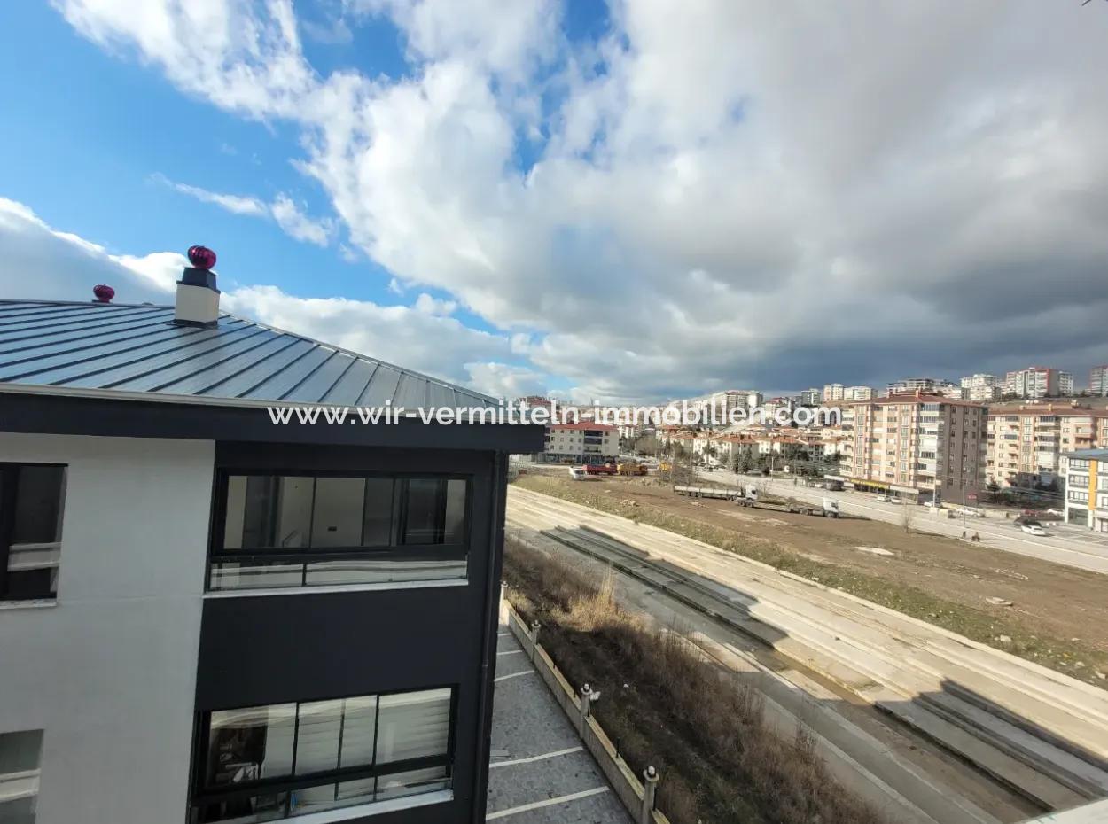 Vatandaşlığa Uygun Ankara Gölbaşı Bahçelievler Mah. 200 M ² Park Manzaralı Arakat Lüks Satılık Daire