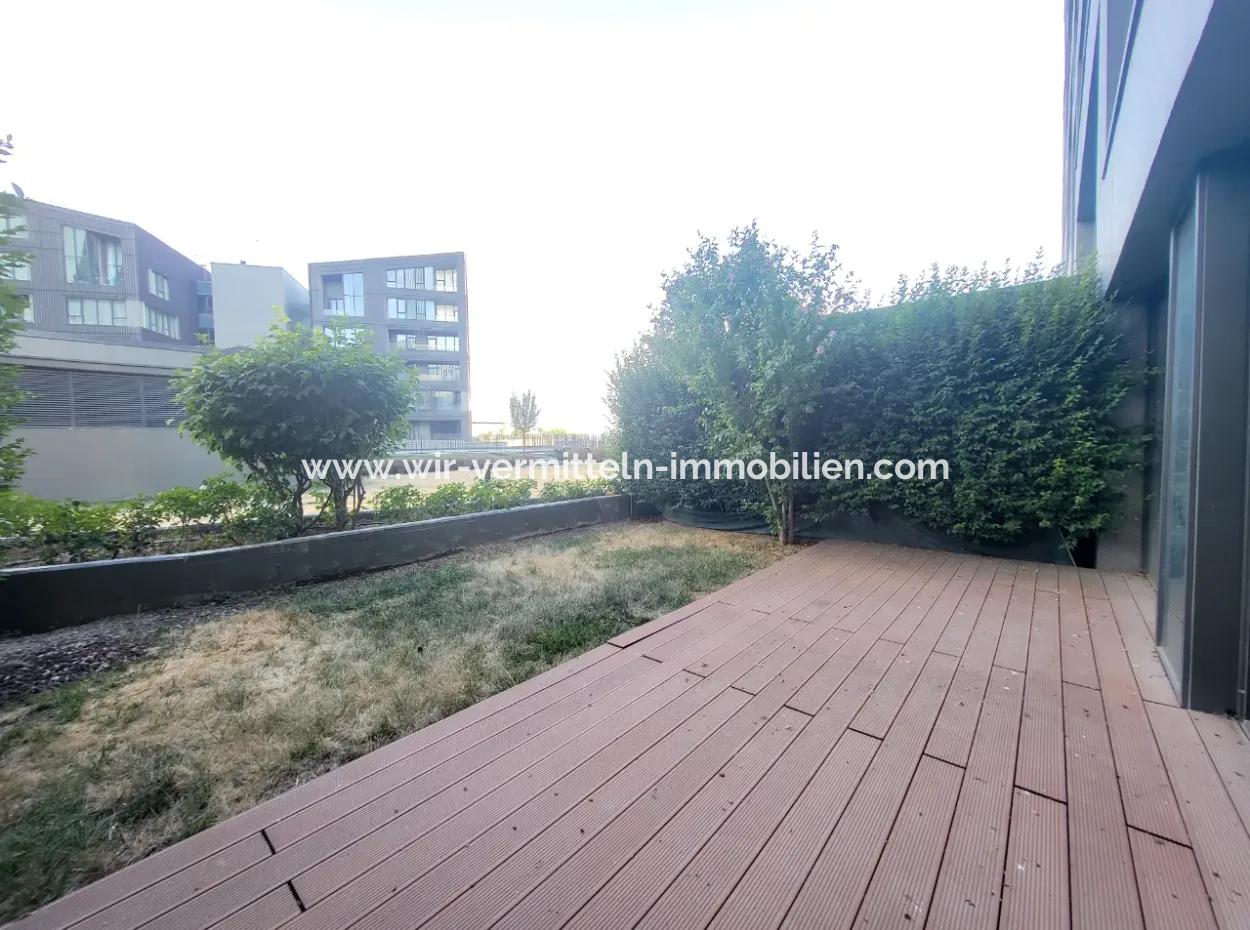 Krediye Uygun Boş İncek Loft Satılık 2,5+1 Peyzaj Manzaralı Bahçe Katı Daire 2 Bahçeli