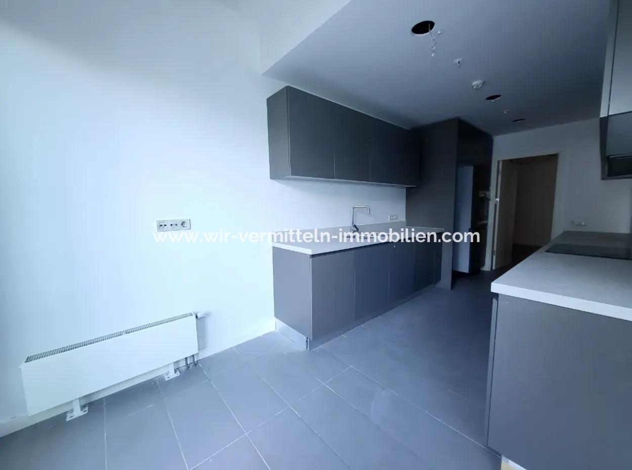 Krediye Uygun Boş İncek Loft Satılık 2,5+1 Peyzaj Manzaralı Bahçe Katı Daire 2 Bahçeli