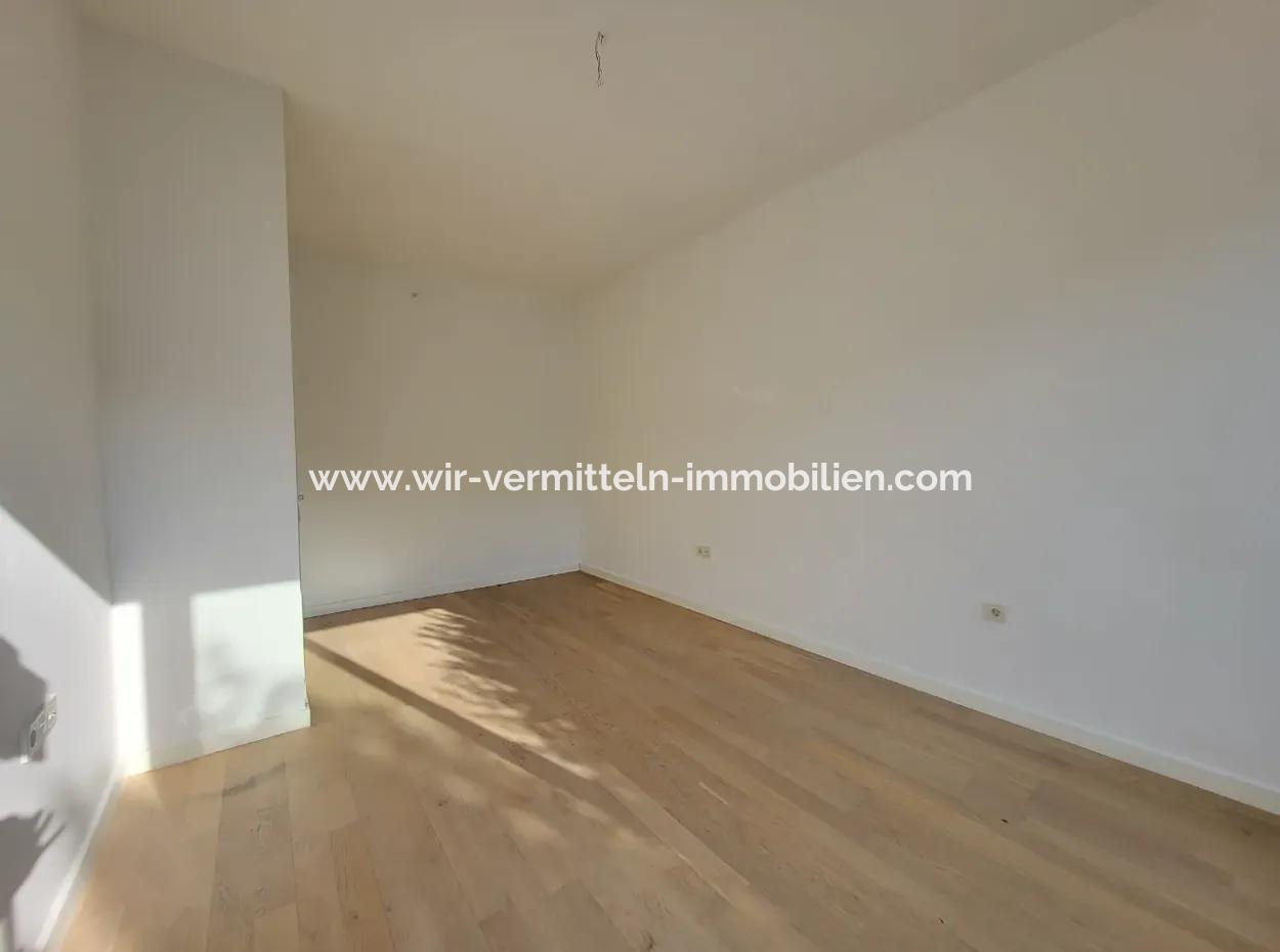 Krediye Uygun Boş İncek Loft Satılık 2,5+1 Peyzaj Manzaralı Bahçe Katı Daire 2 Bahçeli