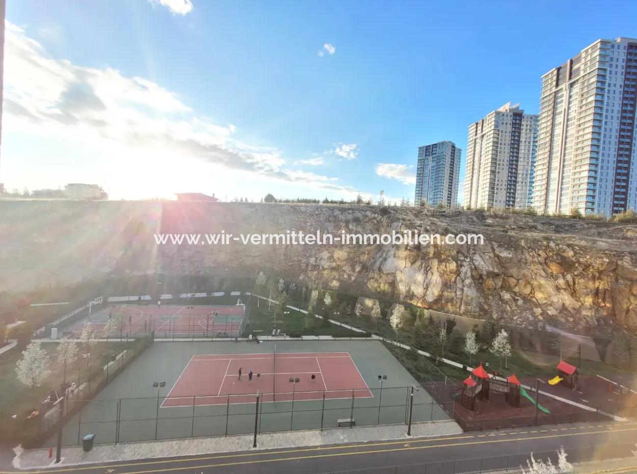Kiracısız İncek Loft Satılık  2+1 Bahçe Dubleks Şehir Manzaralı Daire