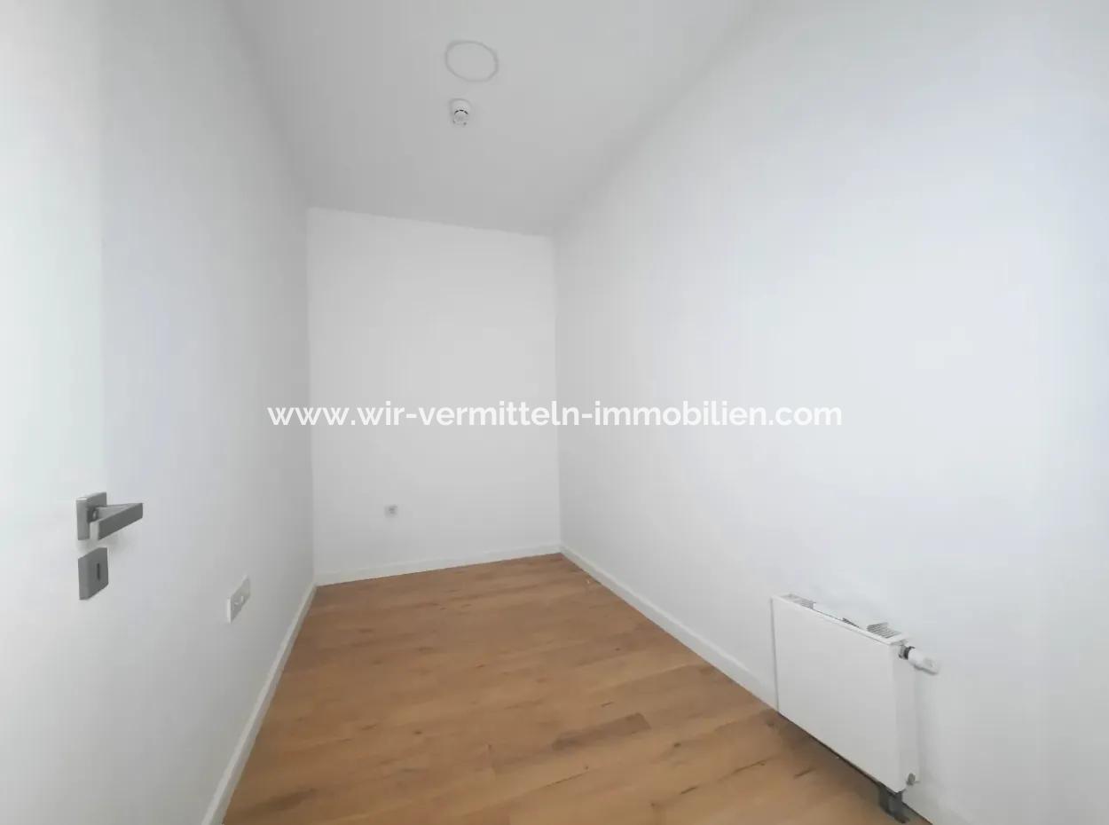 İncek Loft Satılık Teraslı  3,5+1 Peyzaj Manzaralı Kiracısız Daire